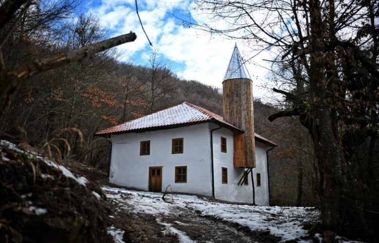 Përfundon restaurimi i Xhamisë së Meshinës