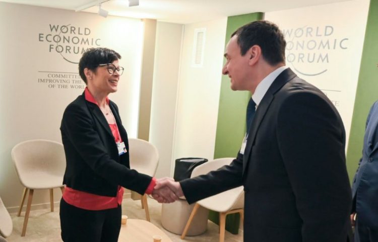 Kurti takon Komisioneren Kos, thotë se duhet vlerësuar progresi i Kosovës