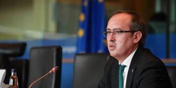 Avdullah Hoti shpall kandidaturën për kryetar të LDK-së