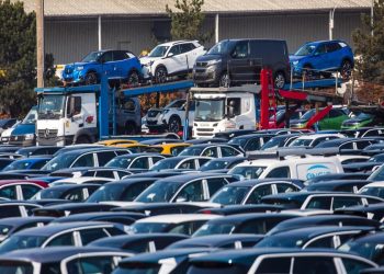 Qytetarët e Kosovës shpenzuan 650 milionë euro për vetura të reja në vitin 2025