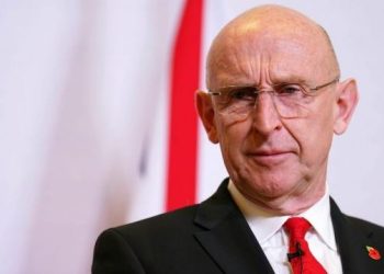 Healey: Mund të përdorim naftën e sekuestruar ruse për të ndihmuar Ukrainën