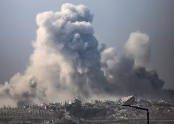 Izraeli intensifikon sulmet ajrore dhe artilerike në Gaza, pavarësisht një armëpushimi në fuqi