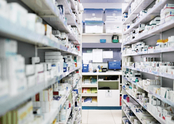 Dogana në aksion, kontrolle në barnatoret e Pejës dhe Gjakovës