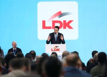 Abdixhiku godet analistët, i quan “zhurmaxhinjtë e kurdisur”