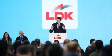 Abdixhiku godet analistët, i quan “zhurmaxhinjtë e kurdisur”