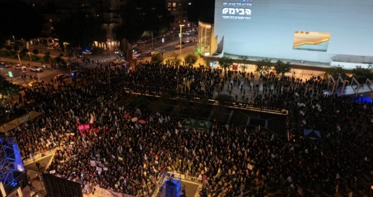 Qindra izr@elitë protestojnë në Tel Aviv kundër qeverisë së Netanyahut