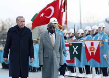 Presidenti Erdogan priti me ceremoni zyrtare presidentin e Nigerisë