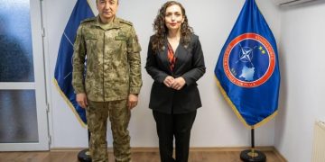 Komandanti i KFOR-it pret në takim presidenten, rikonfirmoi përkushtimin për sigurinë në Kosovë