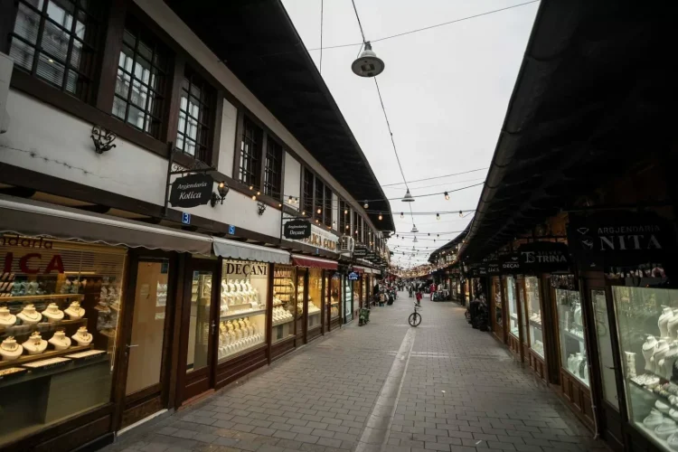 Çeku prezanton planin 10-vjeçar për zhvillimin e Çarshisë së vjetër të Pejës