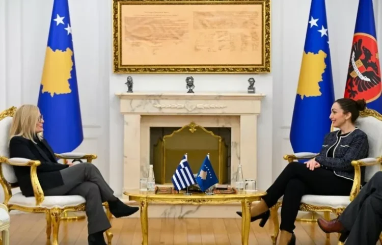 Presidentja Osmani takon ambasadoren greke, diskutojnë për zhvillimet politike dhe bashkëpunimin