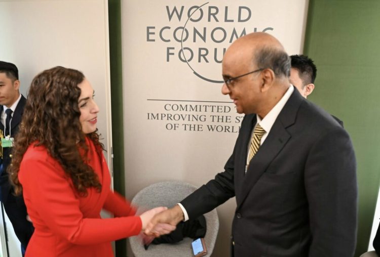 Osmani takon presidentin e Singaporit, i kërkon heqjen e vizave edhe për qytetarët e Kosovës