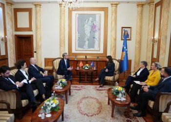 Haxhiu priti Camajn, diskutuan për avancimin e bashkëpunimit ndërmjet Kosovës dhe Malit të Zi