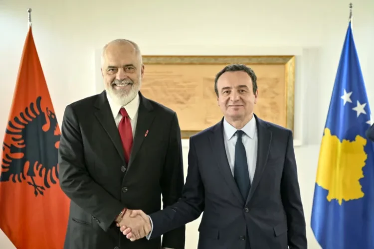 Kurti dhe Rama diskutojnë për marrëdhëniet ndërshtetërore dhe projektet strategjike mes Kosovës dhe Shqipërisë