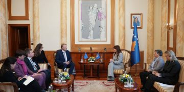 Haxhiu takon Orav, diskutohen zhvillimet politike e prioritetet e Kuvendit