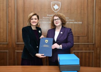Kusari Lila pranon detyrën e ministres