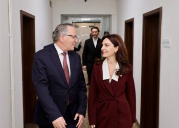 Hamza pret Spiropalin: PDK vlerëson mbështetjen e Shqipërisë dhe kërkon agjendë të përbashkët për sfidat kombëtare