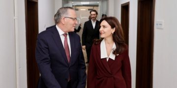 Hamza pret Spiropalin: PDK vlerëson mbështetjen e Shqipërisë dhe kërkon agjendë të përbashkët për sfidat kombëtare