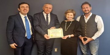 Shaip Kamberi nderohet në SHBA për përkushtimin ndaj Luginës së Preshevës