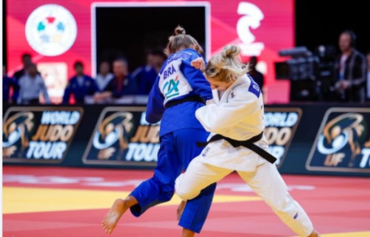 Distria Krasniqi fiton medaljen e artë në Grand Slamin e Parisit