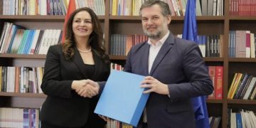 Hajrulla Çeku merr detyrën e Ministrit të Arsimit dhe Shkencës