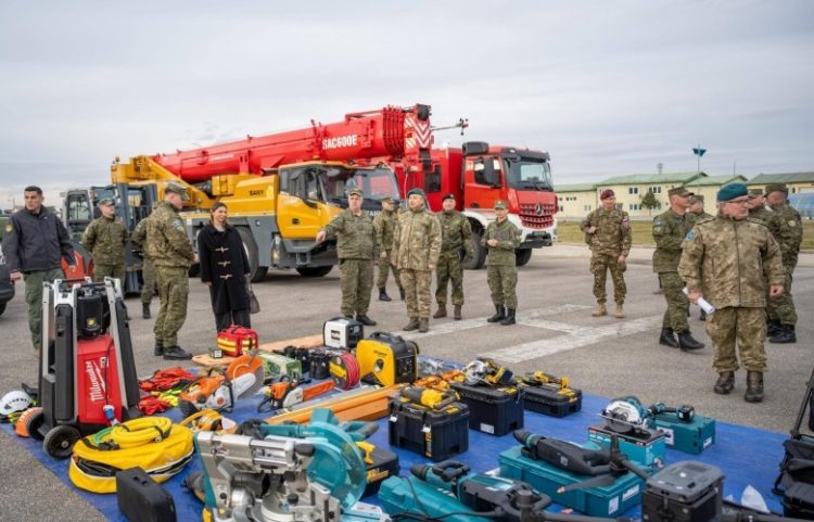 Ulutash dhe përfaqësues të NATO-s vizitojnë qendrën SaR të FSK-së