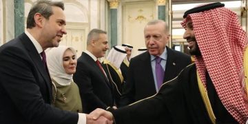 Turqia nënshkruan marrëveshje investimi prej 2 miliardë dollarësh në energji me Arabinë Saudite