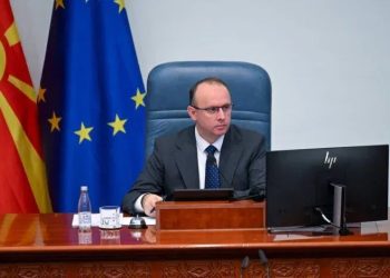 Afrim Gashi uron Albulena Haxhiun për zgjedhjen në krye të Kuvendit të Kosovës