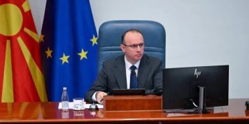 Afrim Gashi uron Albulena Haxhiun për zgjedhjen në krye të Kuvendit të Kosovës