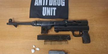 Aksion i antidro*gës në Mitrovicë, ndalohet një person – i sekuestrohen ar*më e ko*kainë