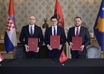 Marrëveshja për bashkëpunim në fushën e mbrojtjes, mbahet takimi trepalësh Kosovë-Shqipëri-Kroaci