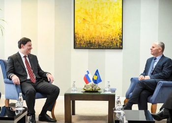 Bislimi takon përfaqësuesin e Sllovenisë, flasin për zhvillimet në vend