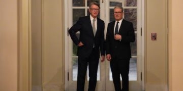 Starmer i kërkon falje viktimave të Epstein që i kishte besuar ish-diplomatit Mandelson