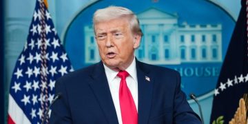 Trump heq tarifat ndaj Indisë