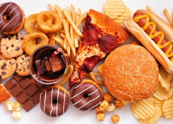 Ushqimet ultra të përpunuara po krijojnë varësi si cigaret