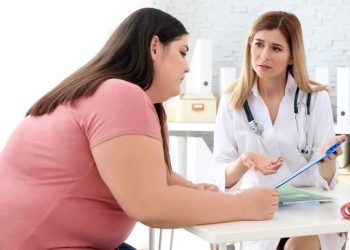 Ushqimet kyçe që balancojnë hormonet dhe luftojnë mbipeshën