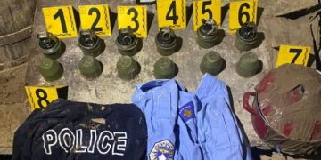 Policia gjen gjashtë granata dore dhe uniforma të PK-së në një shtëpi të braktisur në Zubin Potok
