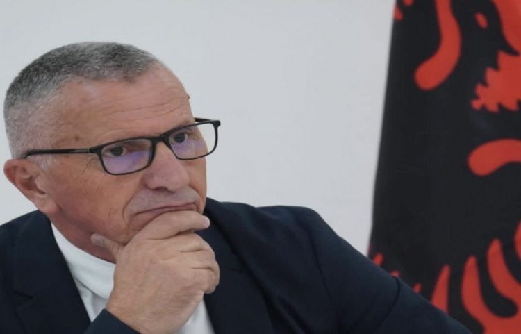 Kamberi uron Kurtin për mandatin e ri, kërkon fokus në Luginën e Preshevës