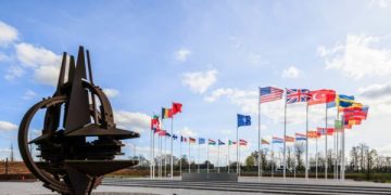 Ministrat e Mbrojtjes të NATO-s mblidhen në Bruksel, fokus te Ballkani Perëndimor dhe mbështetja për Ukrainën