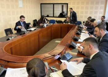 Nis mbledhja e Komisionit për Integrime ku do të shqyrtohet Projektligji për Planin e Rritjes, Murati prezent
