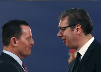 Edhe mediumi britanik shkruan se Grenell dështoi ta takonte Vuçiçin me Trumpin