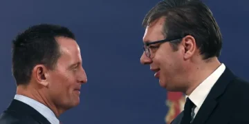 Edhe mediumi britanik shkruan se Grenell dështoi ta takonte Vuçiçin me Trumpin