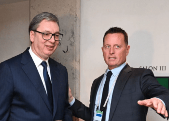 Vuçiq takohet me Grenellin në Mynih, e quan mik të Serbisë