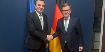 Kurti takohet me kryediplomatin gjerman, flasin për sigurinë dhe integrimin evropian