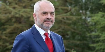 Edi Rama sot viziton Kosovën