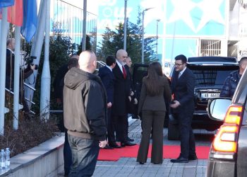 Përfundon takimi Kurti-Rama, s’ka konferencë për media