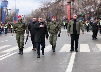 Maqedonci uron ushtarët e FSK-së: Shteti u lind nga sakrifica