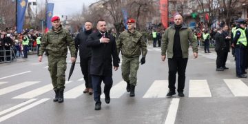 Maqedonci uron ushtarët e FSK-së: Shteti u lind nga sakrifica