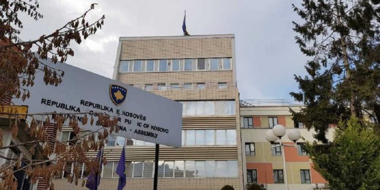 Mblidhen njëmbëdhjetë komisione parlamentare