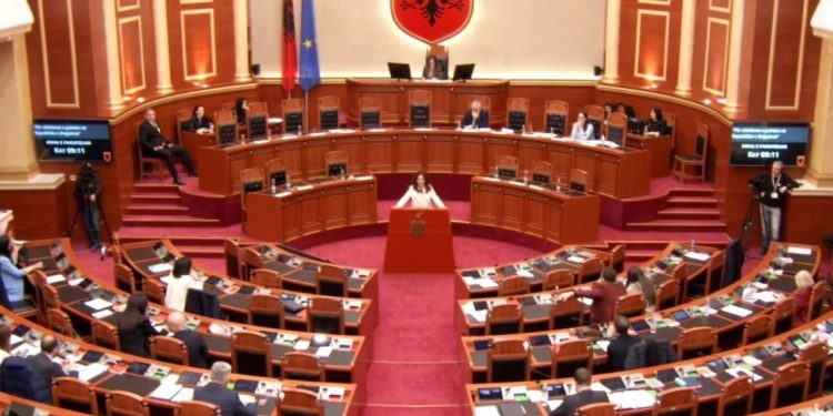 Spiropali kërkon lirimin e ish-krerëve të UÇK-së: Shqipëria, zë i fortë për të drejtën e Kosovës