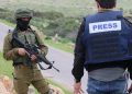 Gazetarët palestinezë rrëfejnë torturat dhe abuzimin sistematik në paraburgimet izraelite